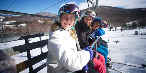 Skiing Family at Jiminy Peak 500x250 - Berkshires Visitors Bureau - Western MA