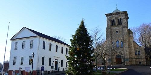 Holidays at Plymouth Courthouse and Mayflower Meeting House - See Plymouth, MA