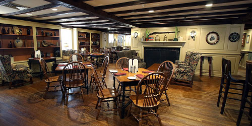 Ebenezer's Tavern - Publick House Historic Inn - Sturbridge, MA